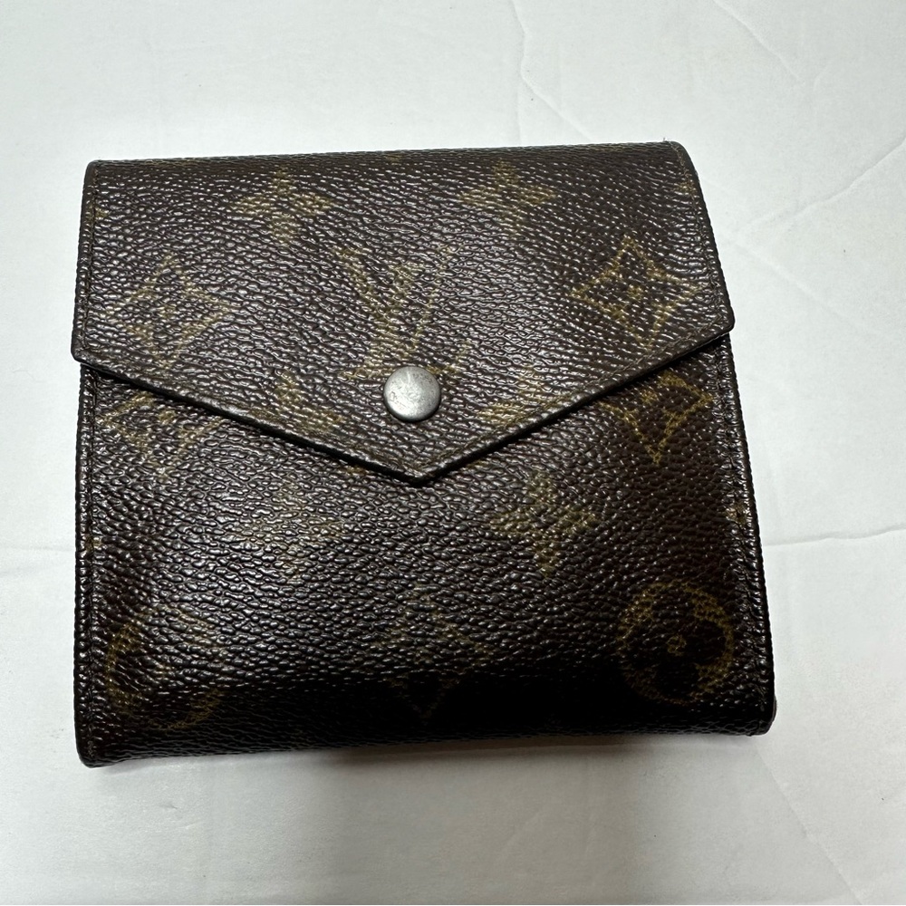 Louis Vuitton Vintage Classic Leather Monogram Elise Trifold Snap Wallet